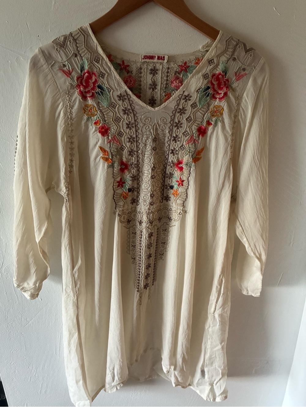 Johnny Was Cream Embroidered V-Neck Long Tunic with Floral Accents Medium Boho